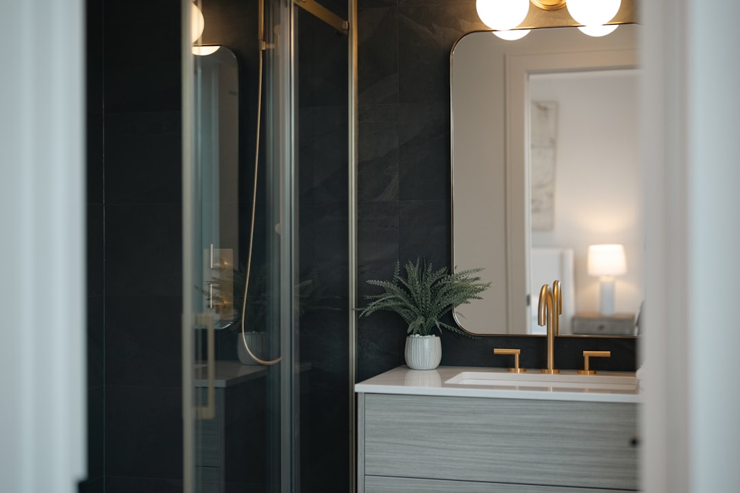 Bathroom remodeling in Lakewood, CA